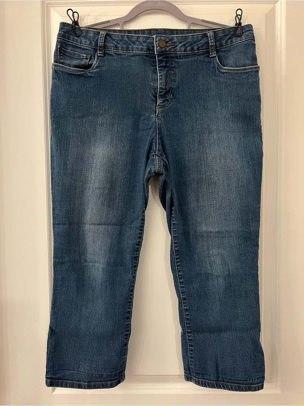 Croft & Barrow Women's Dark Blue Cropped Stretch Jeans